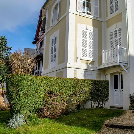Studio Marie Helene By Interhome